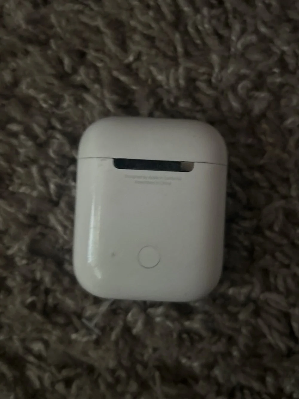 White Wireless Earbud Charging Case
